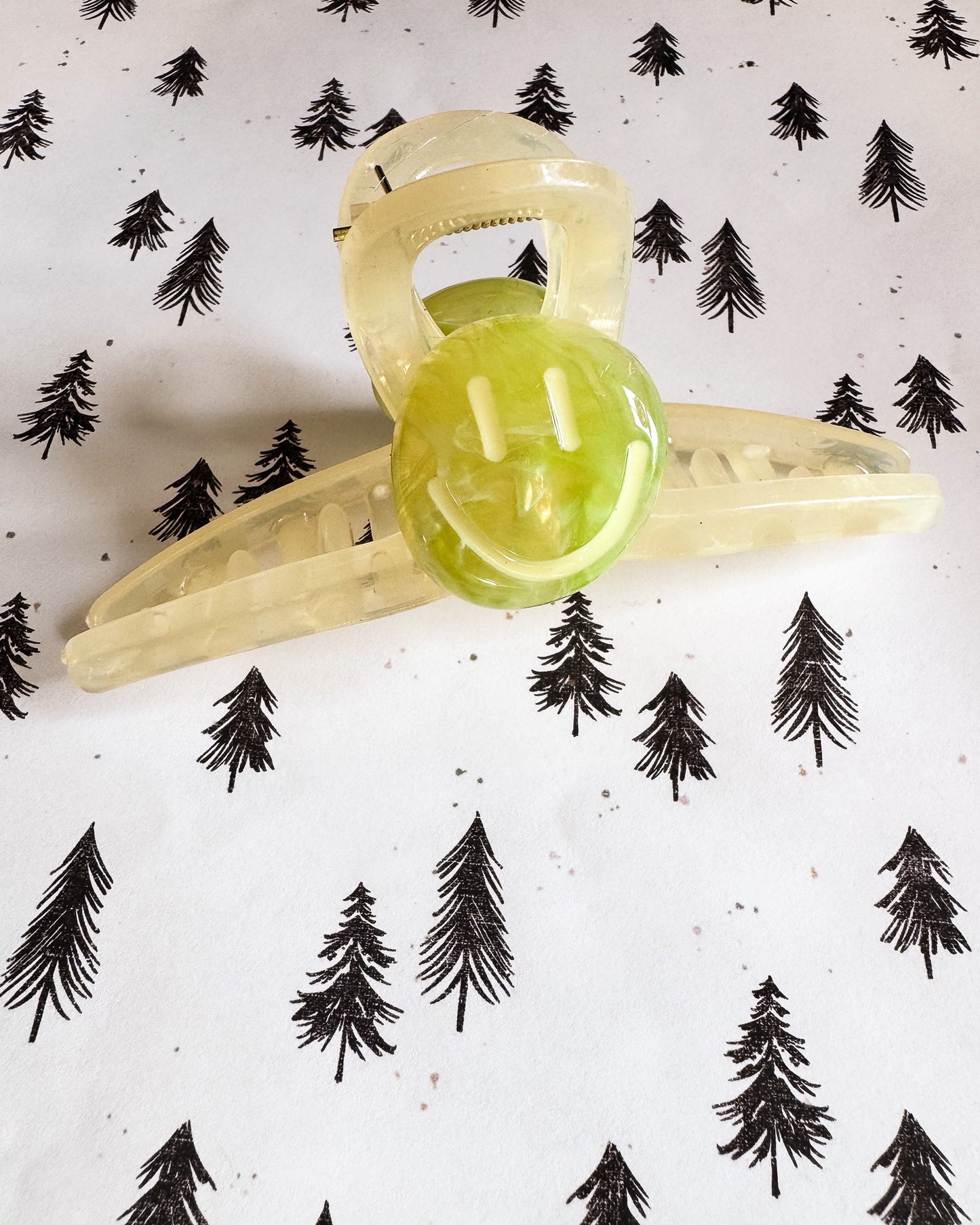 Large Smiley Claw Clip-Green